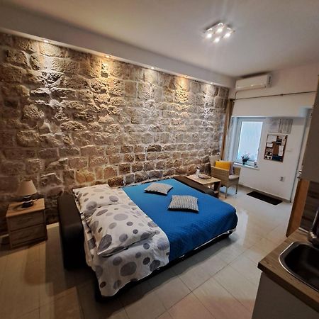 Studio Apartment Legcevic Kaštela Εξωτερικό φωτογραφία