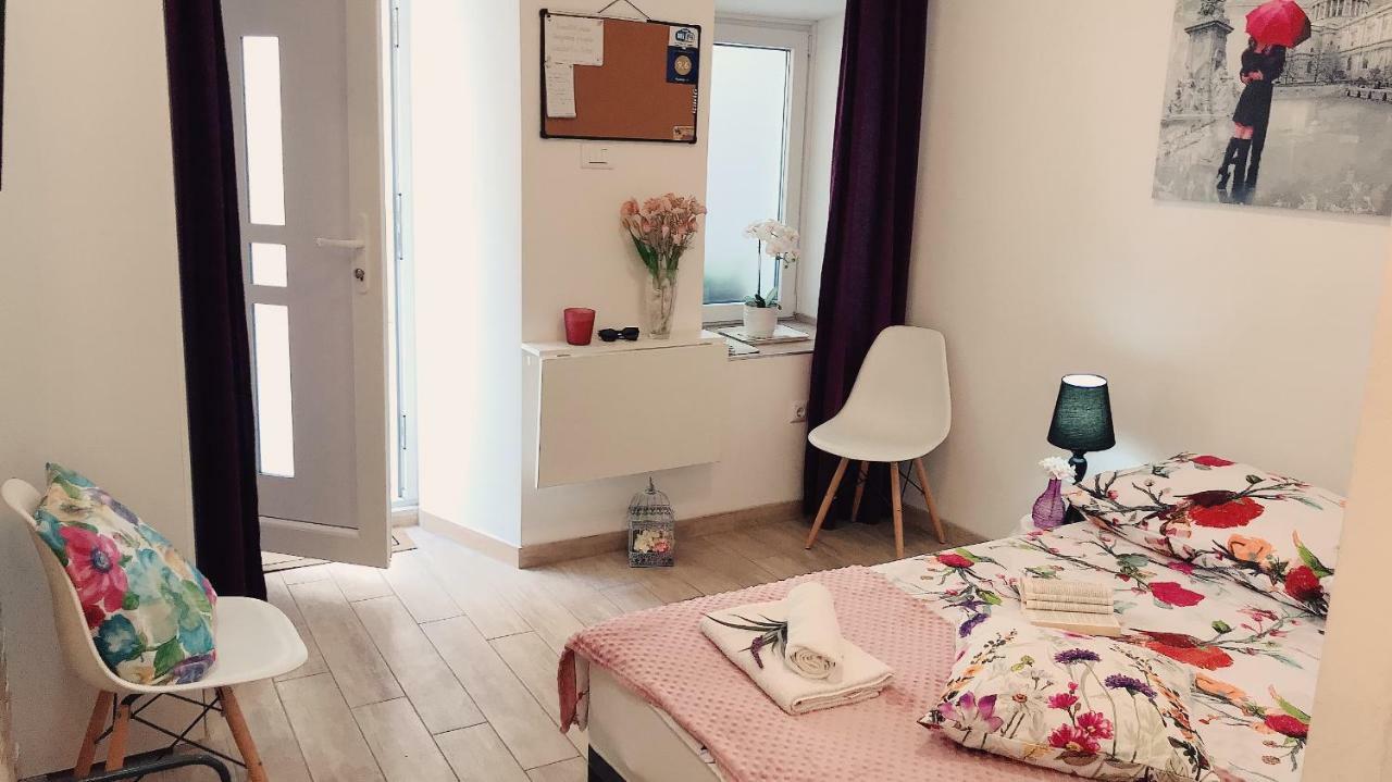 Studio Apartment Legcevic Kaštela Εξωτερικό φωτογραφία