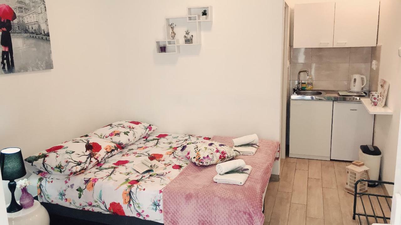 Studio Apartment Legcevic Kaštela Εξωτερικό φωτογραφία