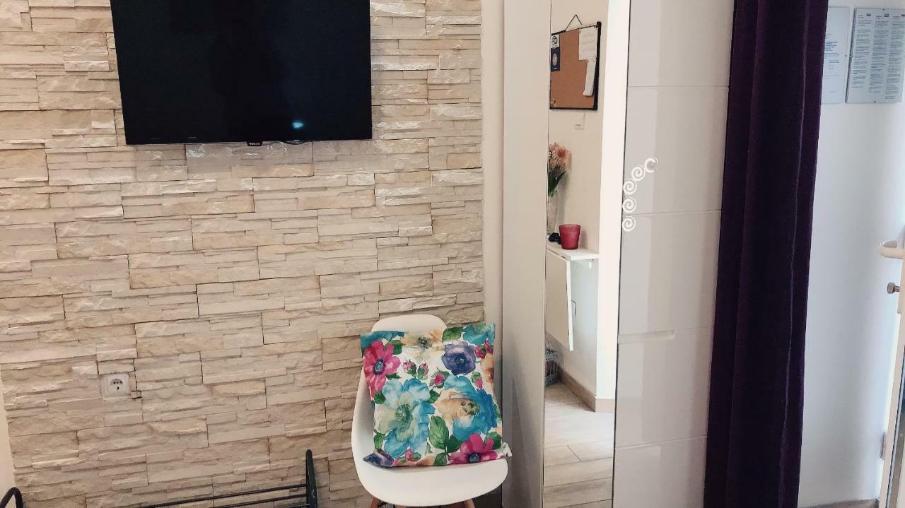 Studio Apartment Legcevic Kaštela Εξωτερικό φωτογραφία