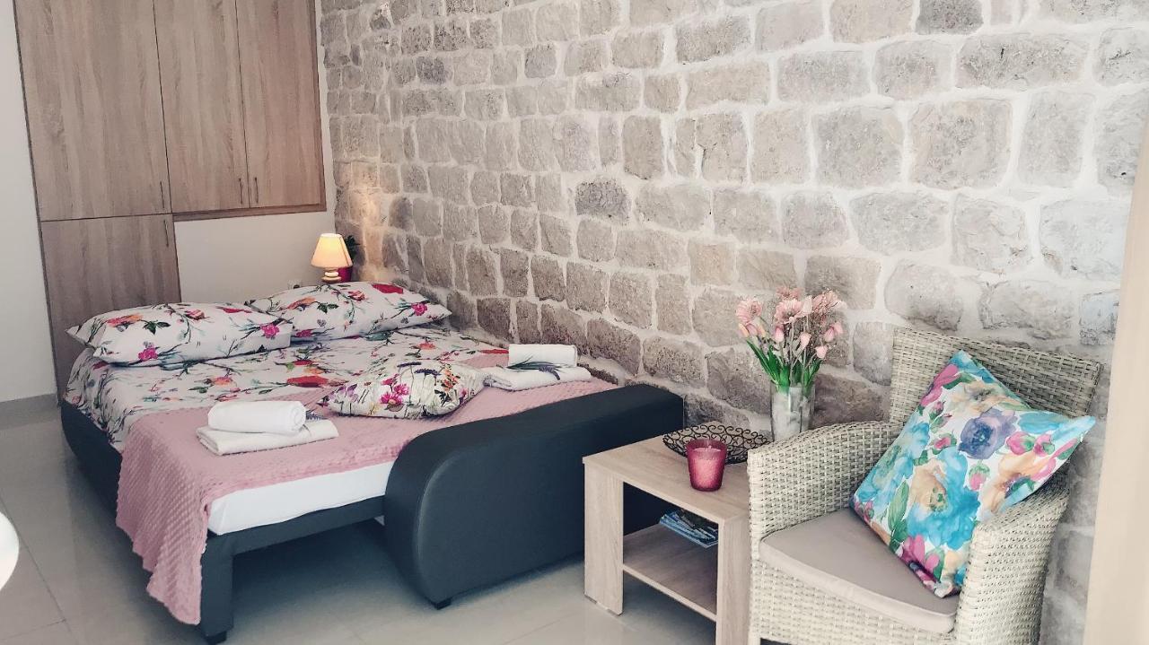 Studio Apartment Legcevic Kaštela Εξωτερικό φωτογραφία